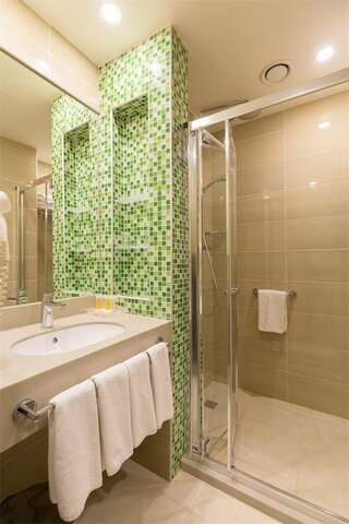 Отель Nesterov Plaza Hotel Уфа Стандартный номер с 2 раздельными кроватями-4