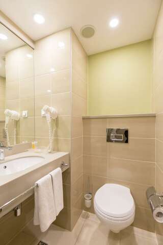 Отель Nesterov Plaza Hotel Уфа Номер стандарт с 1 двуспальной кроватью-7