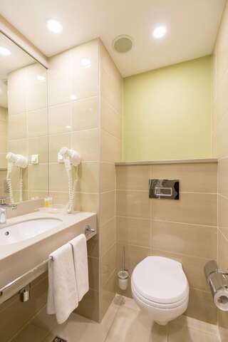 Отель Nesterov Plaza Уфа Стандартный номер с одной большой кроватью-8